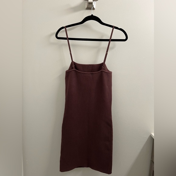 House of Harlow brown fitted dress. - Picture 2 of 4